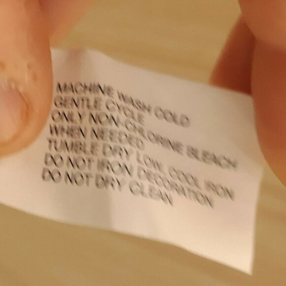 Gap Girl's Gray Cuffed Capri Sweatpants. Small 6-7 - Picture 9 of 9